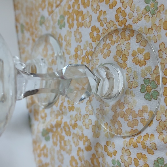 Vintage etched glassware white wine stemware - Picture 9 of 9